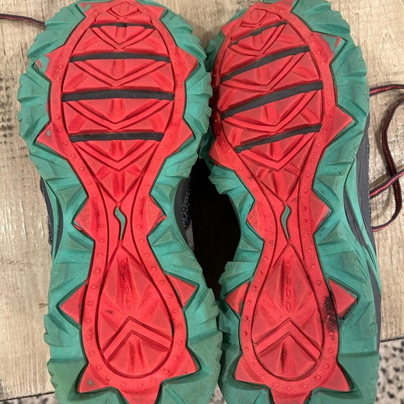 Saucony Gray and hot pink Trail Shoes with Green Sole - Picture 4 of 4